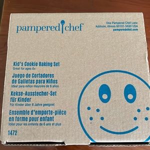 New in box, pampered chef, kids cooking set.